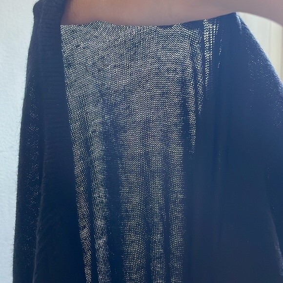 Uniqlo Black V-Neck Pullover Thin Long Sleeved Sweater Size Small - Picture 4 of 5